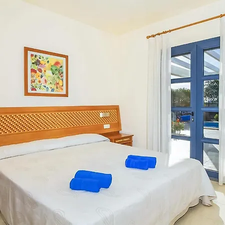 Beautiful In Playa Blanca With Outdoor Swimming Pool, Wifi And Heated Swimming Pool 2