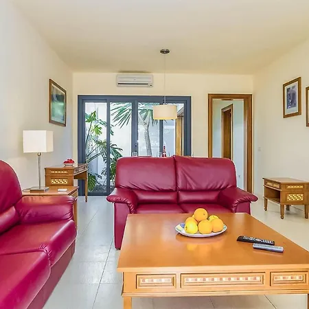 Beautiful In Playa Blanca With Outdoor Swimming Pool, Wifi And Heated Swimming Pool 2 * Playa Blanca (Lanzarote)